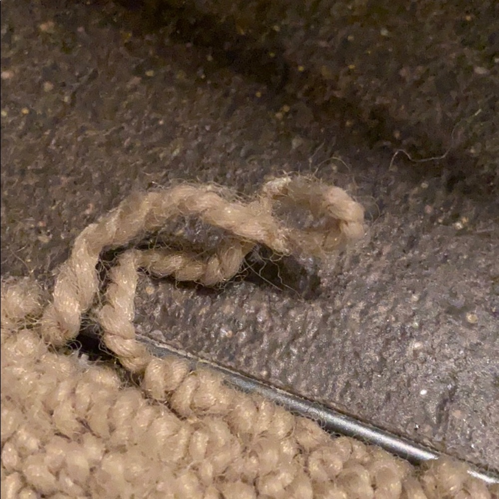 Carpet string - Picture 2 of 2